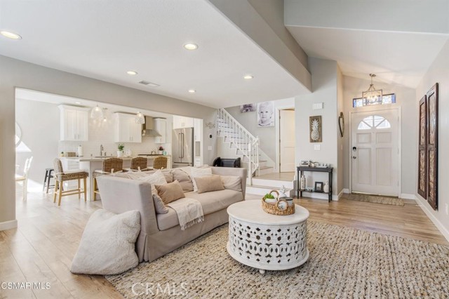 Detail Gallery Image 6 of 23 For 1948 Rory Ln #4,  Simi Valley,  CA 93063 - 3 Beds | 2/1 Baths