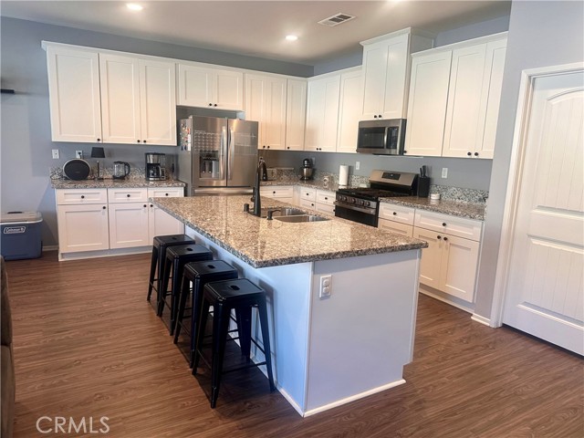 Detail Gallery Image 8 of 44 For 1433 Chardonnay, San Jacinto,  CA 92582 - 4 Beds | 2 Baths