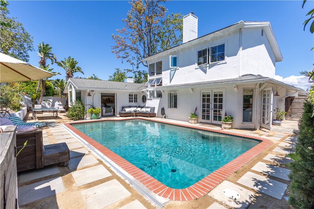 3175 Mountain View Drive