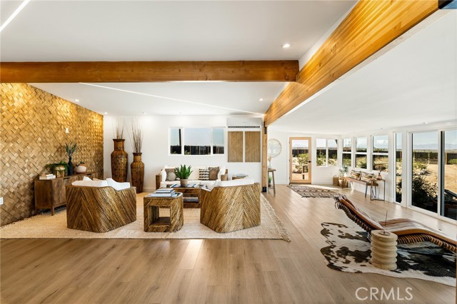 70315 Indian Trail, 29 Palms CA: https://media.crmls.org/medias/43f371fc-4e88-4898-b2ca-5aabc06d4732.jpg