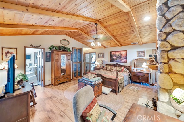 11720 Honeybee Lane, Juniper Hills CA: https://media.crmls.org/medias/43f41527-40f0-4174-8b31-3c3124f65e74.jpg