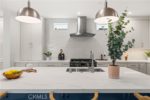 1212 19th Street, Hermosa Beach, California 90254, 4 Bedrooms Bedrooms, ,4 BathroomsBathrooms,Residential,For Sale,19th,SB26062974