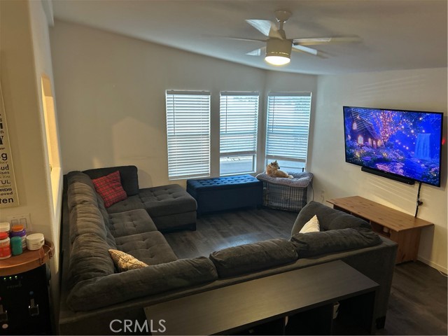Detail Gallery Image 4 of 34 For 2851 Rolling Hills Dr #1,  Fullerton,  CA 92835 - 3 Beds | 2 Baths