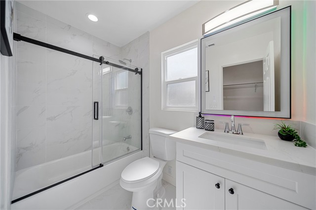 3211 W Jeffries Avenue, Burbank CA: https://media.crmls.org/medias/43f6508c-ede3-40b9-bcb7-a92527b15b0b.jpg