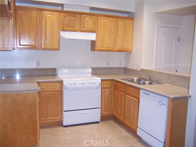 Detail Gallery Image 7 of 9 For 4438 Vista Del Monte Ave #102,  Sherman Oaks,  CA 91403 - 2 Beds | 2 Baths