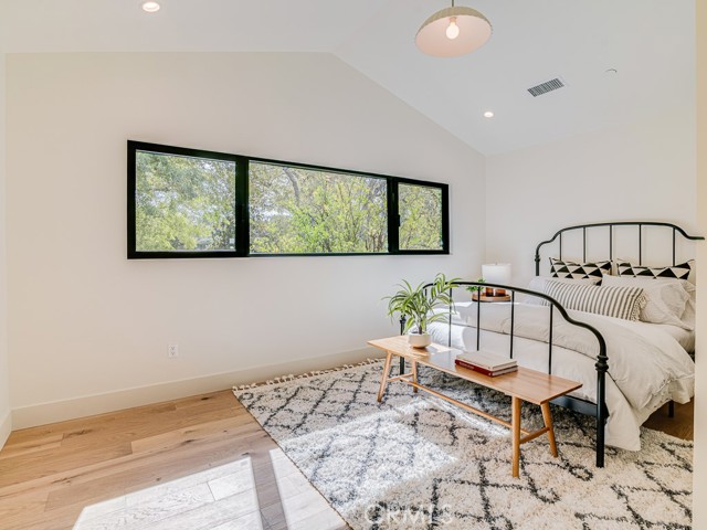 Detail Gallery Image 44 of 68 For 11911 Hartsook, Valley Village,  CA 91607 - 5 Beds | 4 Baths