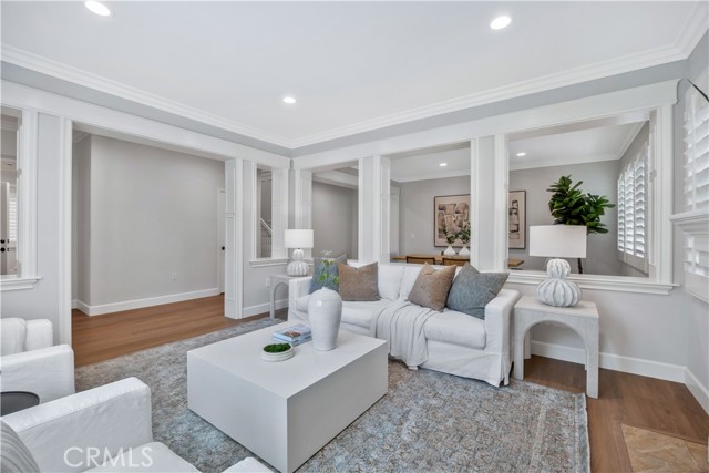 9 Whitford, Irvine CA: https://media.crmls.org/medias/43f87905-b19a-41b9-9a27-a8de686082d5.jpg