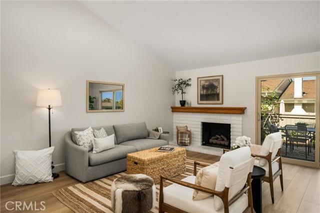 Detail Gallery Image 5 of 66 For 16 Driftwood #24,  Irvine,  CA 92604 - 2 Beds | 2 Baths