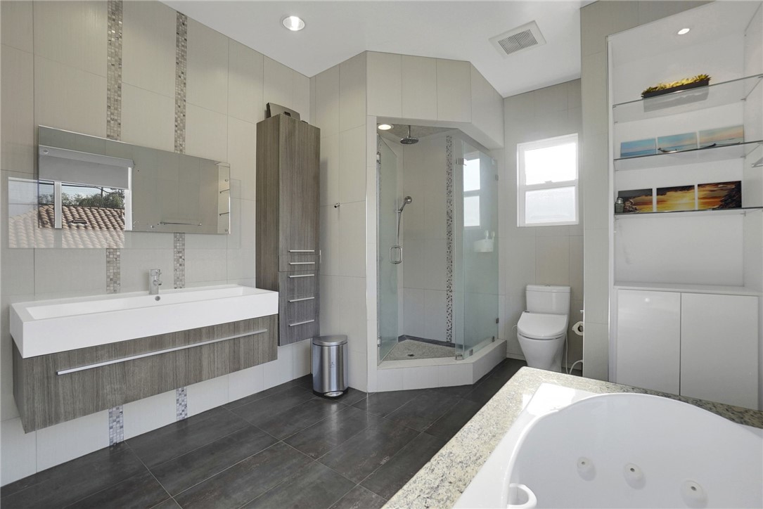 Detail Gallery Image 16 of 24 For 10547 Lynrose St, Temple City,  CA 91780 - 3 Beds | 2/1 Baths