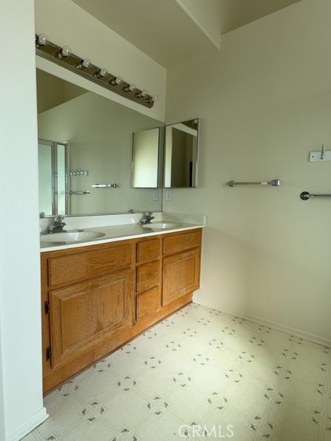 19187 Cochise Place, Apple Valley CA: https://media.crmls.org/medias/43f8f991-7eb5-42b7-a95b-0a1e411c9fa8.jpg