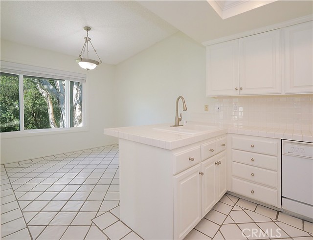 Detail Gallery Image 7 of 34 For 17 Aspen Way, Rolling Hills Estates,  CA 90274 - 3 Beds | 3 Baths