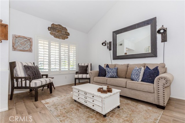 Detail Gallery Image 6 of 37 For 27185 Calendula, Corona,  CA 92883 - 4 Beds | 3 Baths