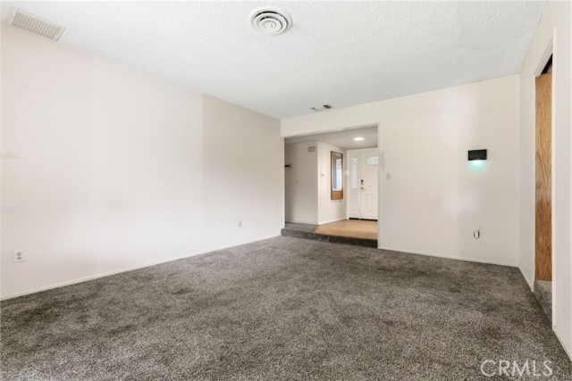 Detail Gallery Image 7 of 42 For 2404 Prestwick Ct, Bakersfield,  CA 93309 - 3 Beds | 2 Baths