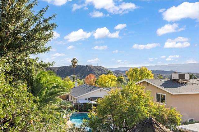 Detail Gallery Image 6 of 66 For 22211 Barbacoa, Saugus,  CA 91350 - 4 Beds | 3 Baths