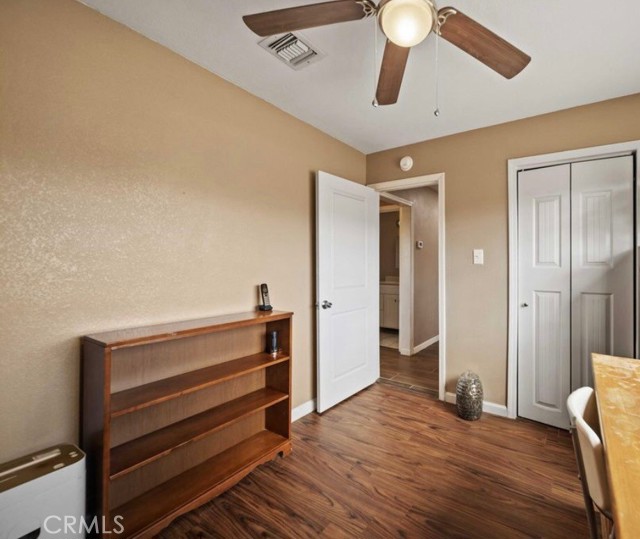 4753 W Avenue K10, Lancaster CA: https://media.crmls.org/medias/43fa2ca6-1b78-46e9-8a82-c1ee44aad603.jpg