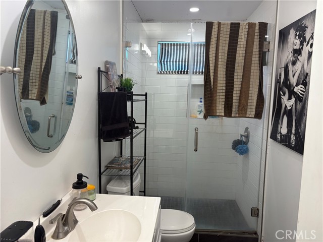 12917 Gladstone photo 9