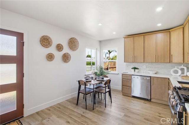 Detail Gallery Image 14 of 39 For 984 Fremont St, Pomona,  CA 91766 - 3 Beds | 2 Baths