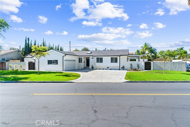 18011 Theodora Drive, Tustin CA: https://media.crmls.org/medias/43fa59d6-52f1-488d-9feb-a9912f9086fc.jpg