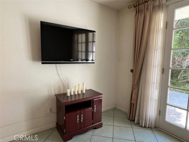 4751 Haskell Avenue, Encino CA: https://media.crmls.org/medias/43fa61dc-c28f-4c2f-8371-f7acbd4666f7.jpg