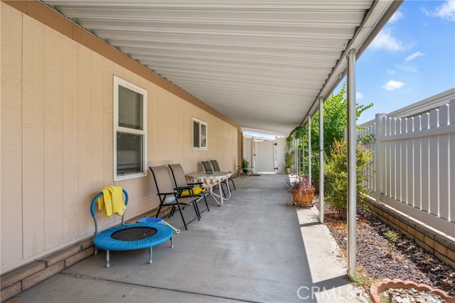 Detail Gallery Image 4 of 22 For 1325 Medallion St, Redlands,  CA 92374 - 2 Beds | 2 Baths