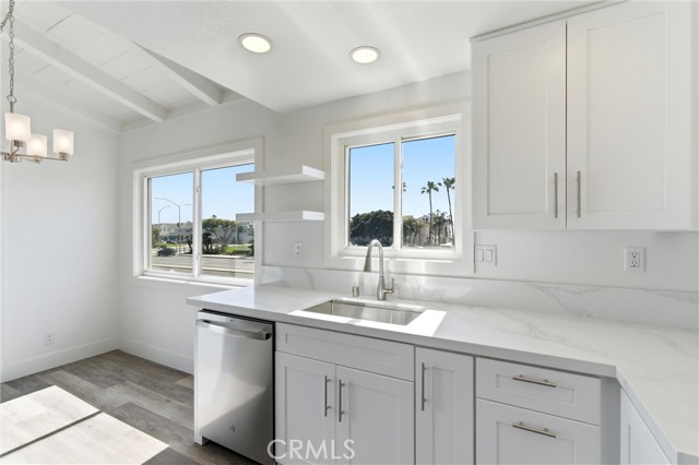 Detail Gallery Image 26 of 49 For 203 Cedar St a & B,  Newport Beach,  CA 92663 - 4 Beds | 3 Baths