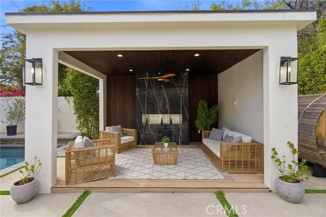 Detail Gallery Image 34 of 37 For 4469 Stern Ave, Sherman Oaks,  CA 91423 - 5 Beds | 5 Baths