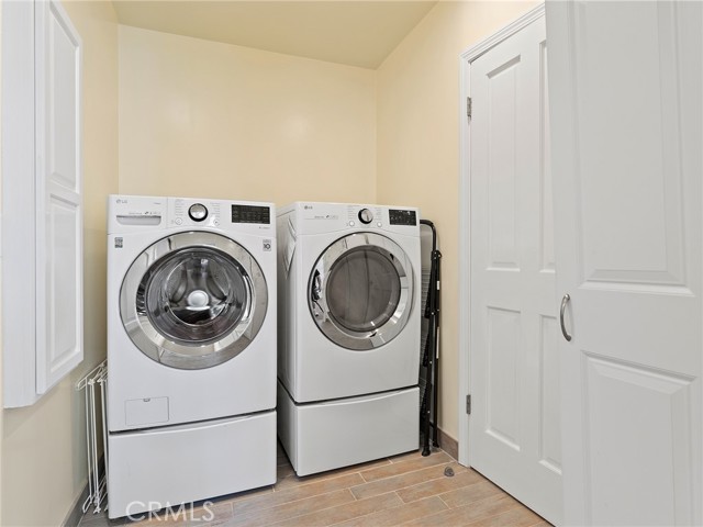 Detail Gallery Image 40 of 72 For 1012 N Sunset Canyon Dr, Burbank,  CA 91504 - 3 Beds | 2 Baths