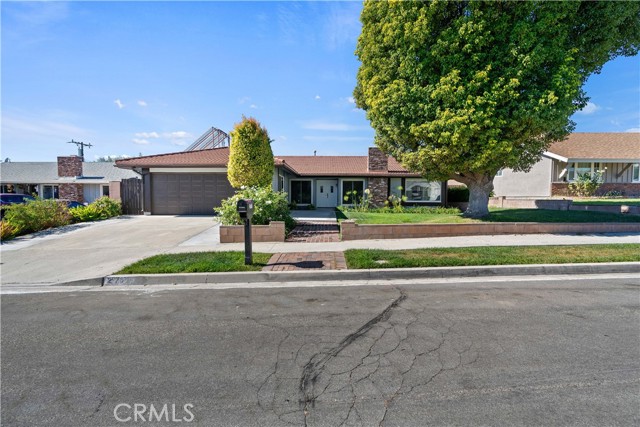 Detail Gallery Image 1 of 35 For 2771 Loraine Pl, Simi Valley,  CA 93065 - 4 Beds | 2/1 Baths