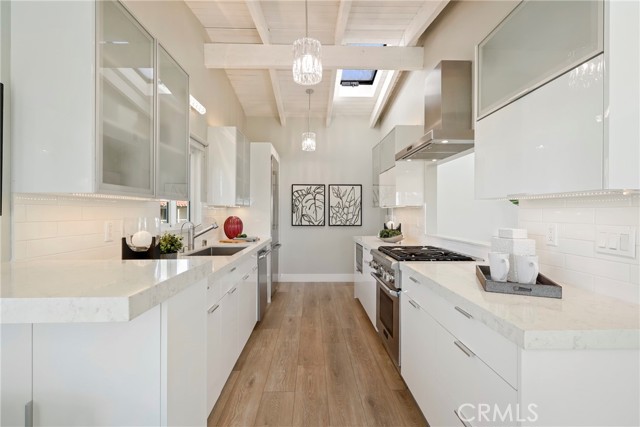 Detail Gallery Image 12 of 35 For 2000 Vista Cajon, Newport Beach,  CA 92660 - 3 Beds | 2 Baths