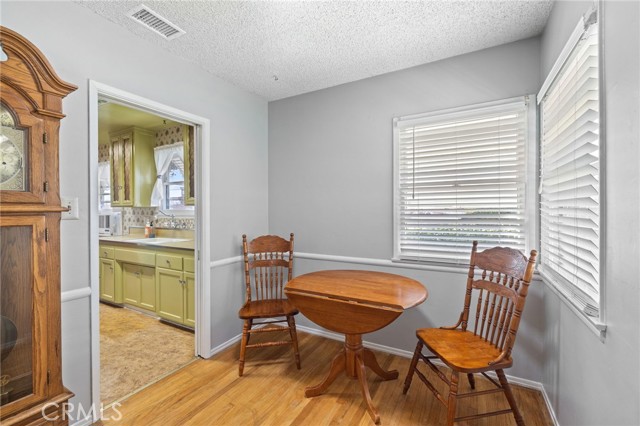 6345 Bigelow Street, Lakewood CA: https://media.crmls.org/medias/43fec159-3d66-4aa2-a86d-5d75b02047b5.jpg