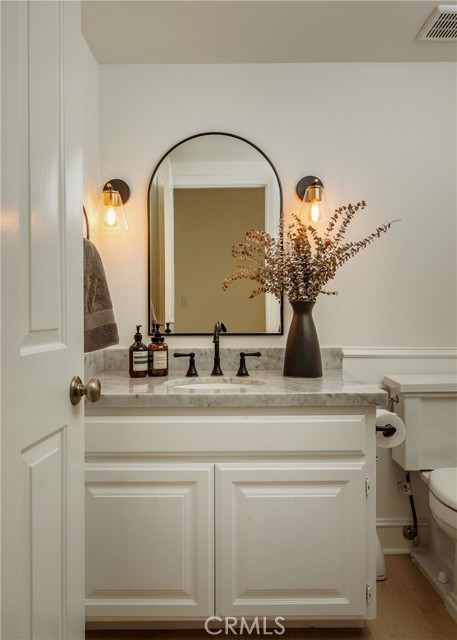 Detail Gallery Image 27 of 29 For 1720 Oak Ave, Manhattan Beach,  CA 90266 - 4 Beds | 3/1 Baths