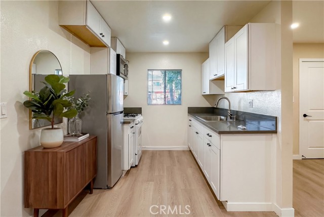 Detail Gallery Image 3 of 19 For 6911 Ben #1,  North Hollywood,  CA 91605 - 1 Beds | 1 Baths