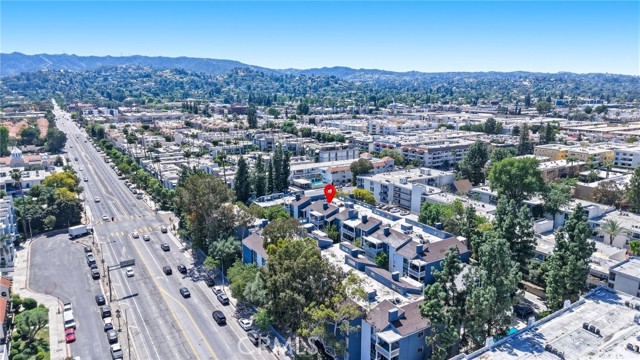 Detail Gallery Image 42 of 54 For 17711 Margate St #103,  Encino,  CA 91316 - 2 Beds | 1/1 Baths