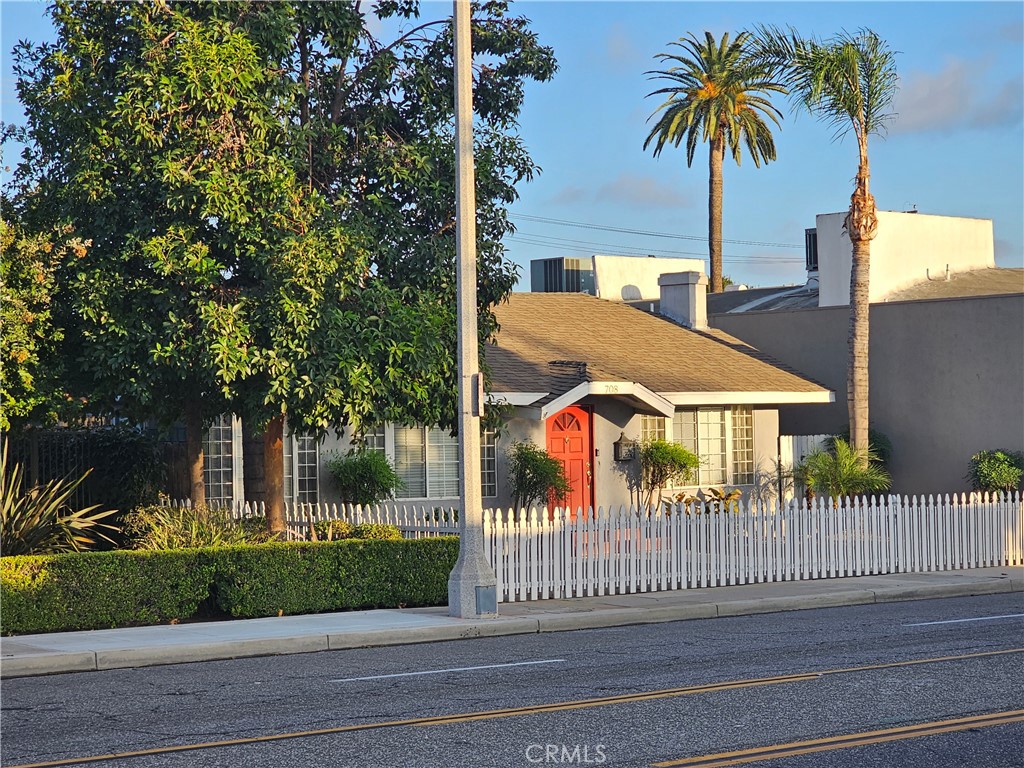 Duplex at 708 N Harbor Boulevard