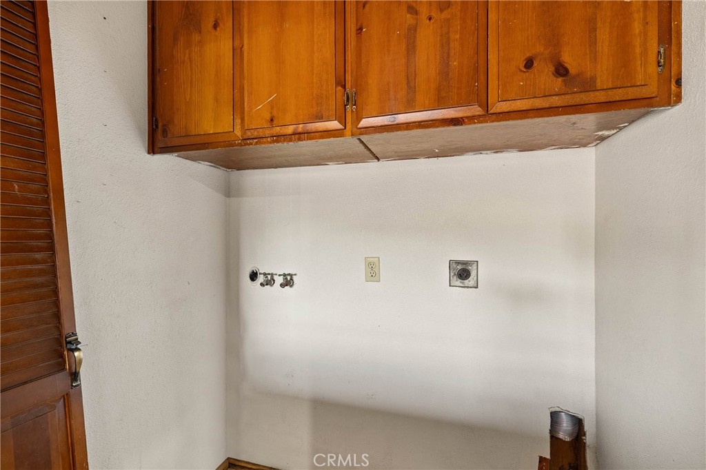 https://media.crmls.org/medias/440085c6-a958-4ad6-8224-edcfcdc40e43.jpg?preset=X-Large