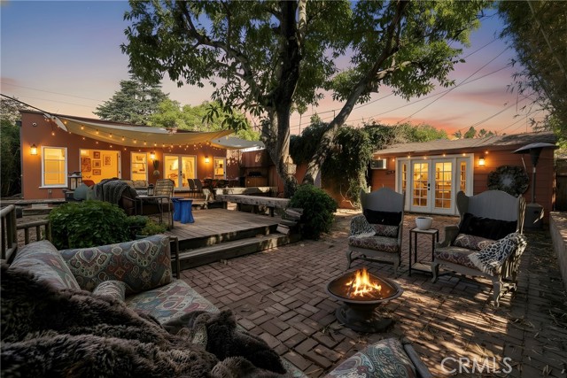 Detail Gallery Image 3 of 46 For 10754 Valley Spring, Studio City,  CA 91602 - 2 Beds | 2 Baths