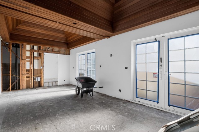 Detail Gallery Image 16 of 16 For 2010 Linden Ave, Venice,  CA 90291 - 2 Beds | 2 Baths