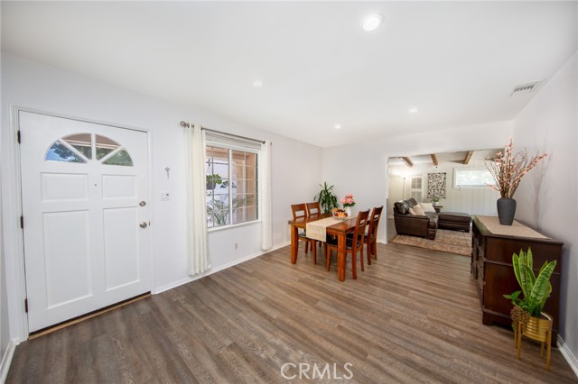 7838 Hazeltine Avenue, Panorama City CA: https://media.crmls.org/medias/4402bd99-9483-4910-aa9f-3bca78c805e5.jpg