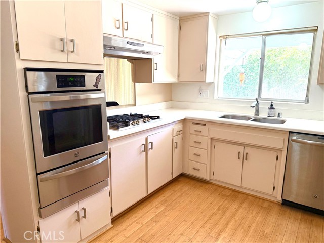 Detail Gallery Image 9 of 23 For 11153 Amigo Ave, Porter Ranch,  CA 91326 - 4 Beds | 2 Baths