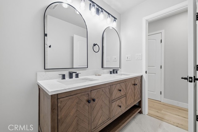 Detail Gallery Image 20 of 33 For 10557 Reseda, Northridge,  CA 91326 - 4 Beds | 3 Baths