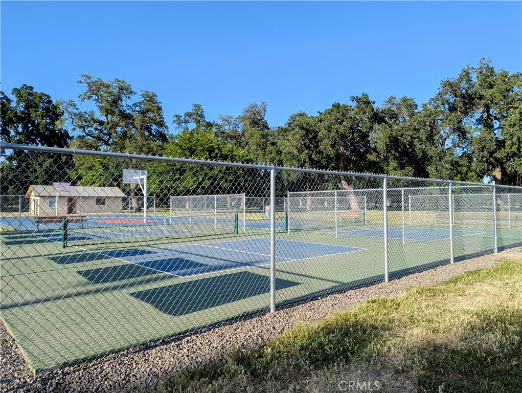 https://media.crmls.org/medias/4404674c-1eea-4632-9d3f-f3edd9aee71e.jpg?preset=X-Large