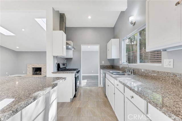 Detail Gallery Image 12 of 43 For 20416 Coulson, Woodland Hills,  CA 91367 - 3 Beds | 2/1 Baths
