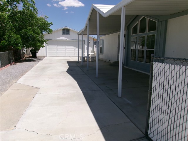 Detail Gallery Image 7 of 61 For 13983 Silver Lake Pl, Victorville,  CA 92395 - 3 Beds | 2 Baths
