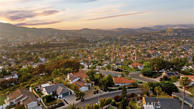 1110 Novilunio, San Clemente CA: https://media.crmls.org/medias/4405299d-cfa1-43dc-9d44-b78b91588a32.jpg