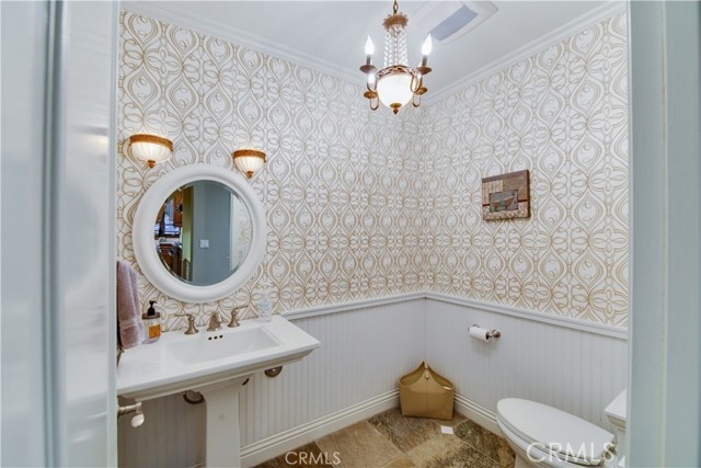 Detail Gallery Image 26 of 67 For 5230 Quakertown Ave, Woodland Hills,  CA 91364 - 5 Beds | 5 Baths