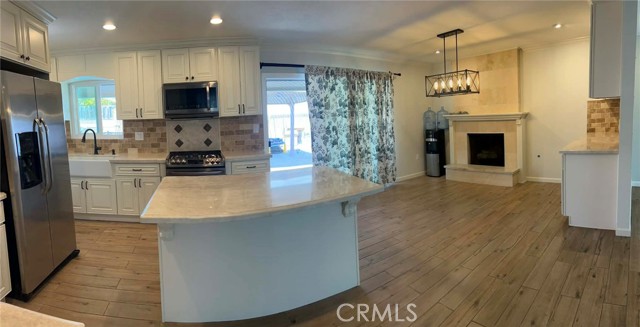 Detail Gallery Image 4 of 8 For 2247 E Oshkosh Ave, Anaheim,  CA 92806 - 3 Beds | 2 Baths