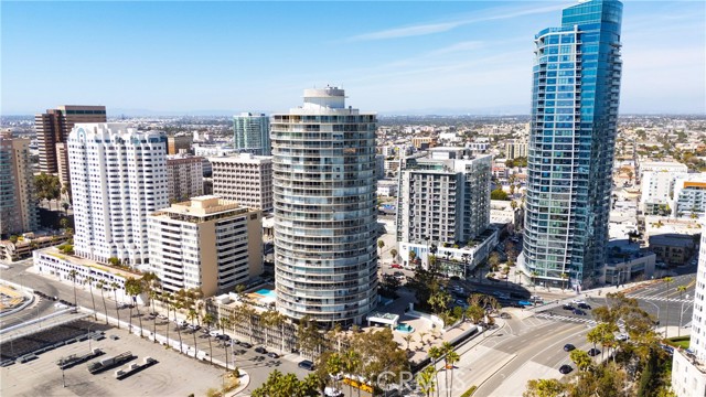 700 E Ocean Boulevard, Long Beach CA: https://media.crmls.org/medias/44065bb6-4bb0-406f-ac33-68f841567fd3.jpg