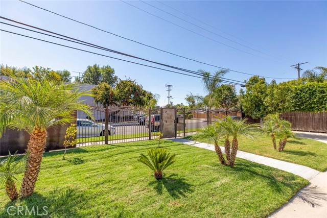 Detail Gallery Image 5 of 51 For 13427 Erwin St, Valley Glen,  CA 91401 - 3 Beds | 2 Baths