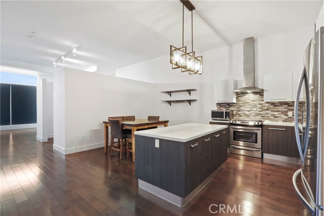 Detail Gallery Image 2 of 15 For 433 Pine Ave #300,  Long Beach,  CA 90802 - 1 Beds | 1 Baths