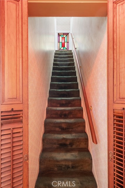 211 E Virginia Avenue, Glendora CA: https://media.crmls.org/medias/4406cf8f-db09-4e1c-84e6-ce2f3b5bc799.jpg
